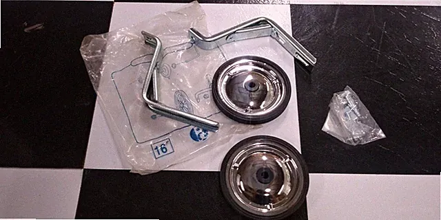 Wald Training Wheels fits most 16" bikes- New in bag